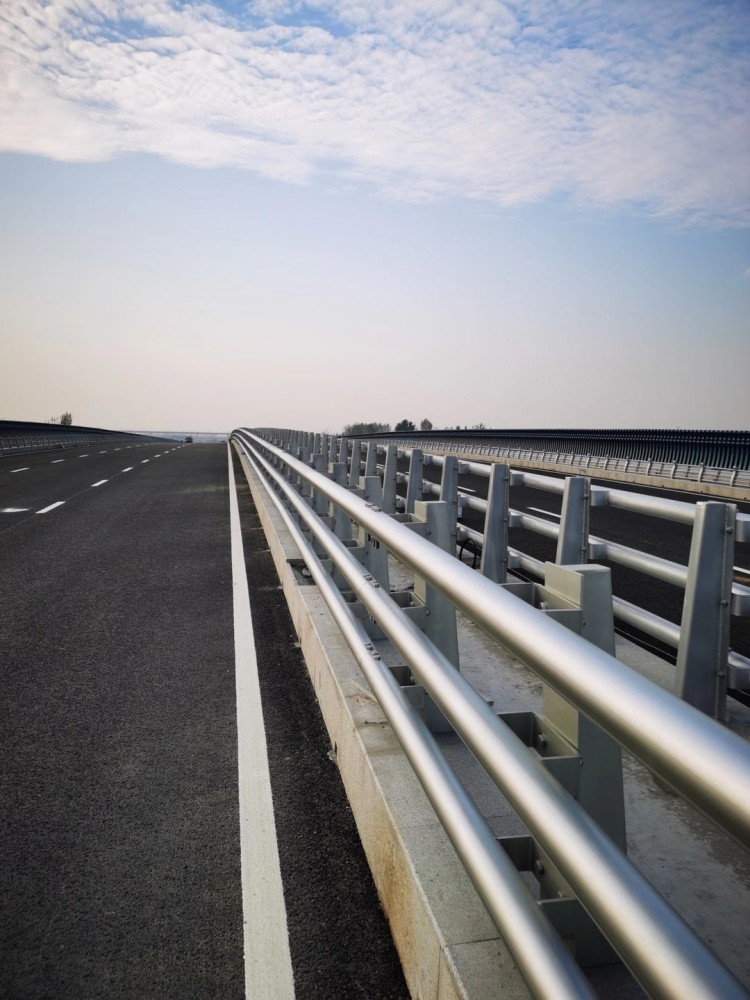 無縫管防撞護欄 無縫管防撞護欄